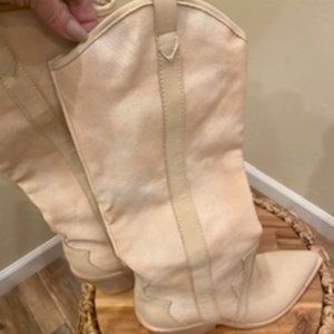 Dolce Vita Navene Boots in Vanilla Nubuck